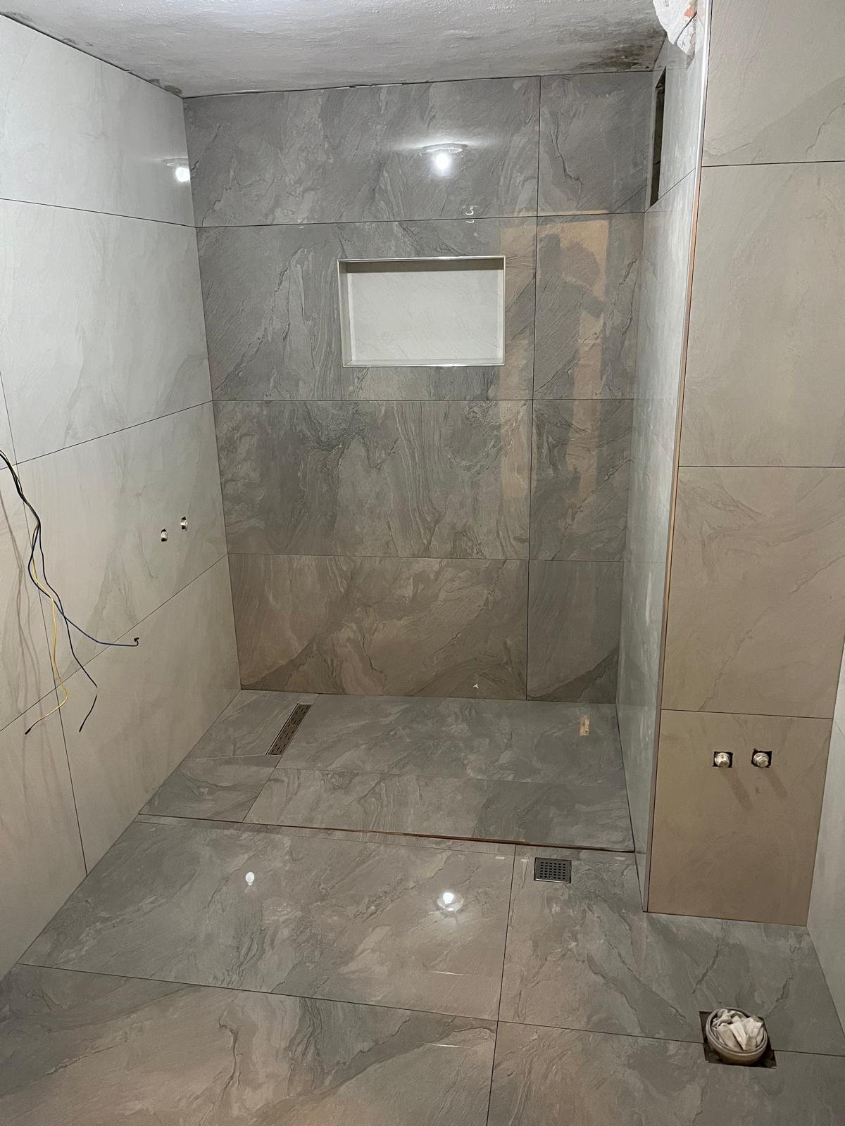 Geniş ebat mermer desen porselen seramik